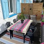 Les 4 Flocons, Avec Piscine Exterieure Chauffee A 100M Du Lac Et Du Centre , Wifi, Parking, Sauna